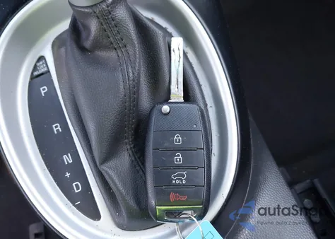 2017 Kia Soul z USA, uszkodzony, nr VIN KNDJN2A25H7482484